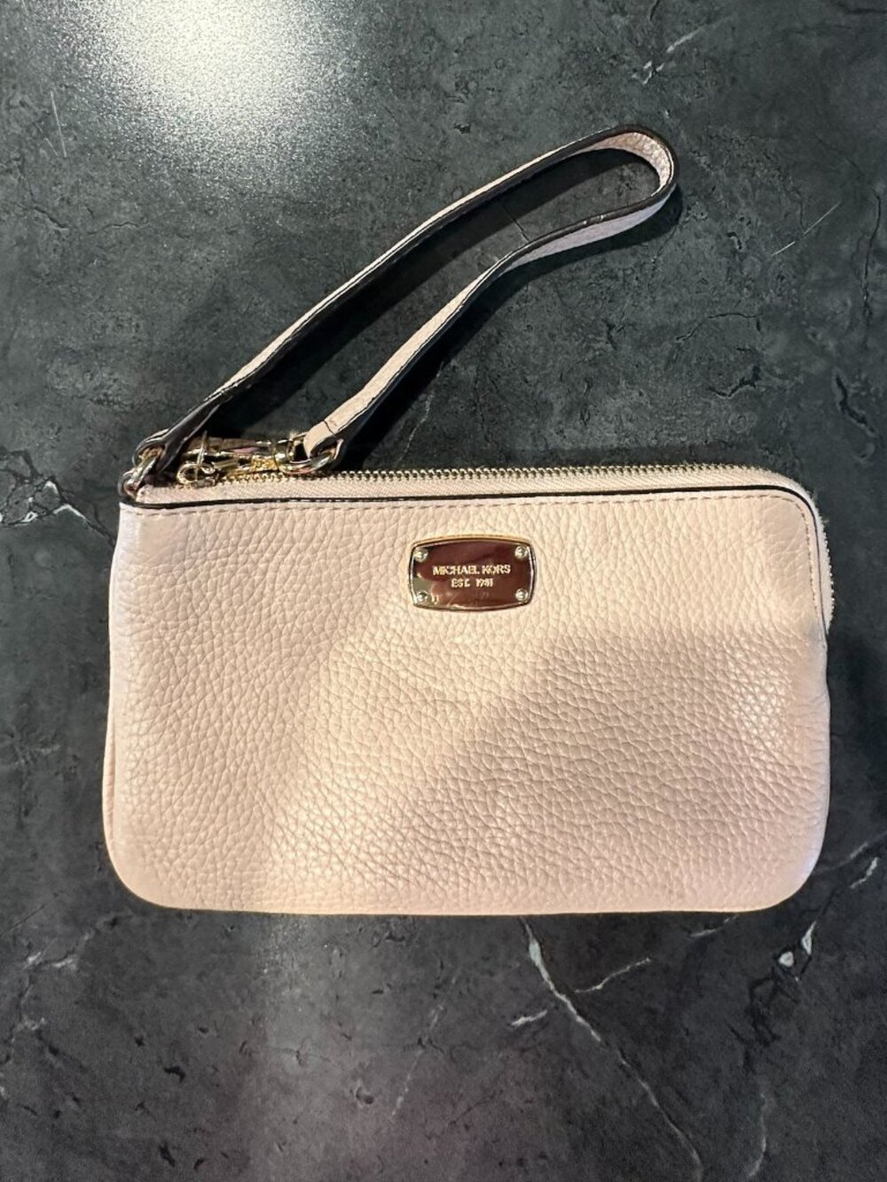 MICHAEL KORS PINK LEATHER WRISTLET
